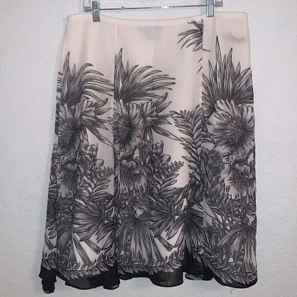 Jones Wear Floral Print Lightweight Midi Skirt Size 16 - Picture 1 of 9